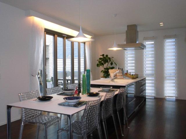 exhibition hall / Showroom. Island type of sink you connect the dining table style, Or cooked in Minna, Rear clean up even easier to functional.