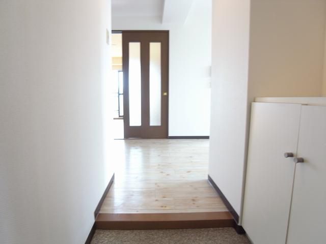 Entrance. Front door