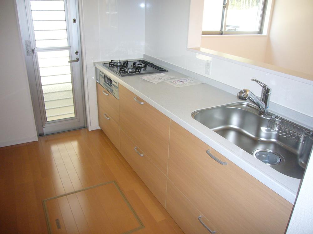 Kitchen. Indoor (10 May 2013) Shooting