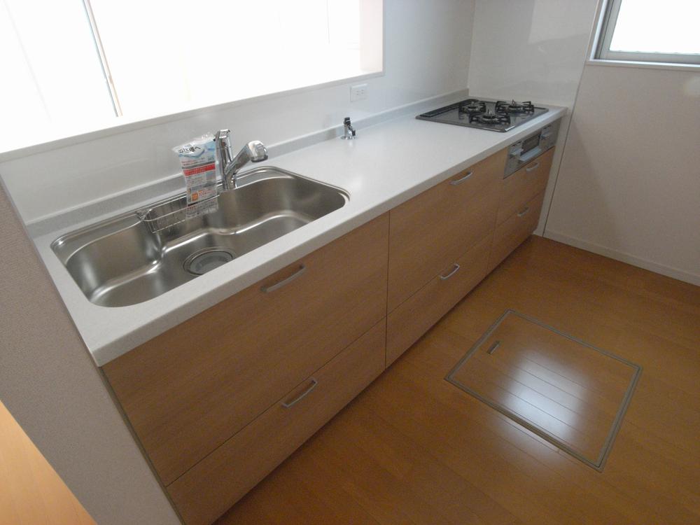 Kitchen. ※ The photograph is a property of the same manufacturer and construction.