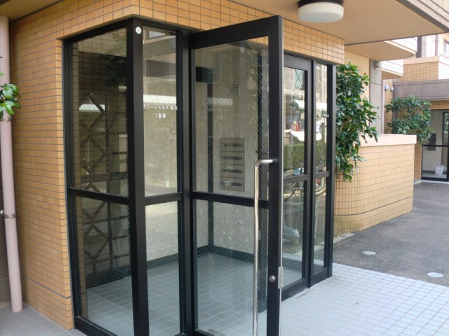 Building appearance. Building entrance