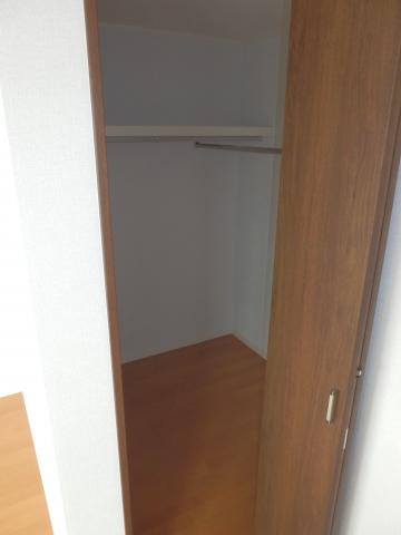 Receipt. Walk-in closet