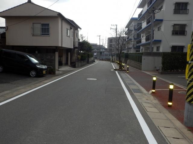 Local photos, including front road. Front road right direction