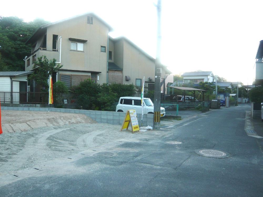 Local photos, including front road. Local (10 May 2013) Shooting