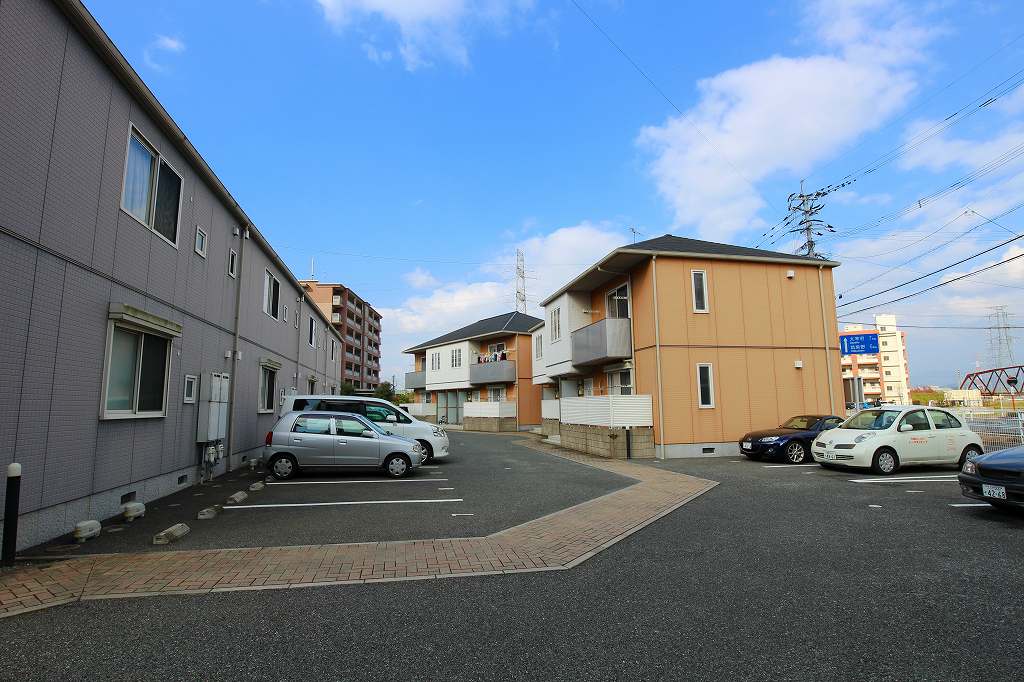 Parking lot. On-site parking