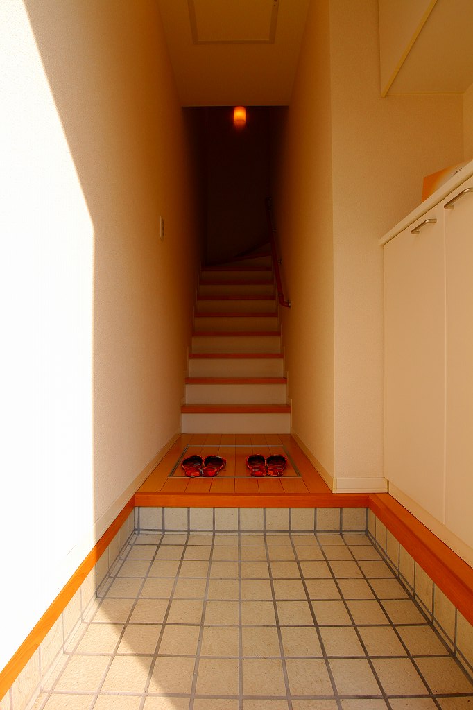 Entrance. Indoor stairs