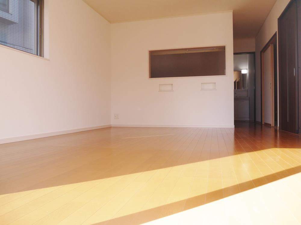 Living. Local (11 May 2013) Shooting