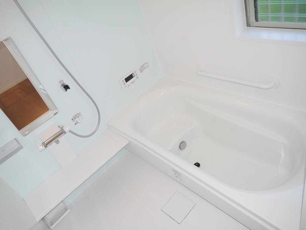 Bathroom. Local (11 May 2013) Shooting