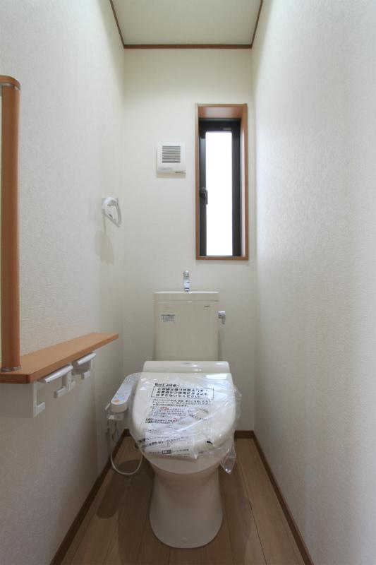 Toilet. Same specifications Photos
