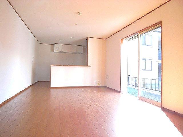 Living.  ※ The photograph is a property of the same manufacturer and construction.