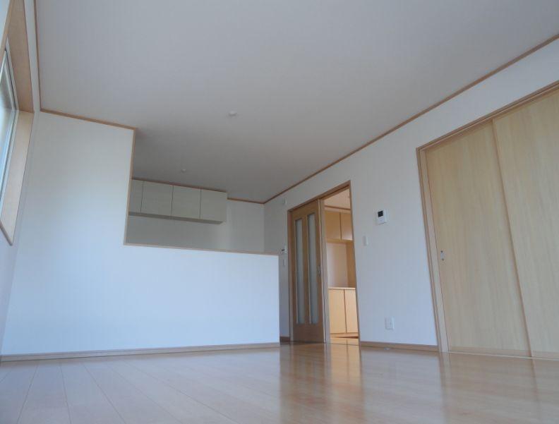 exhibition hall / Showroom. The photograph is the same type