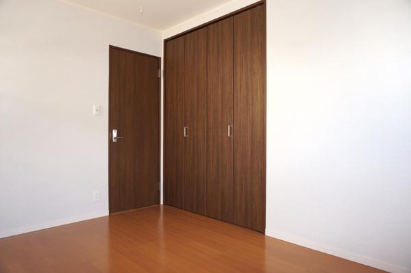 Non-living room. Indoor (11 May 2013) Shooting