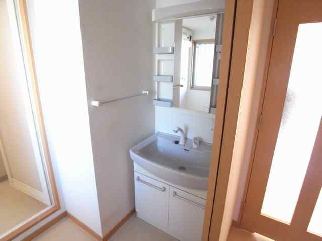 Washroom. It is the washstand