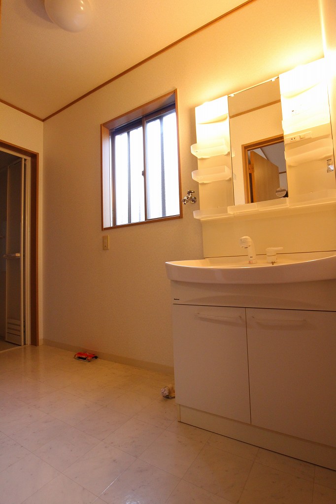 Washroom. Wash dressing room