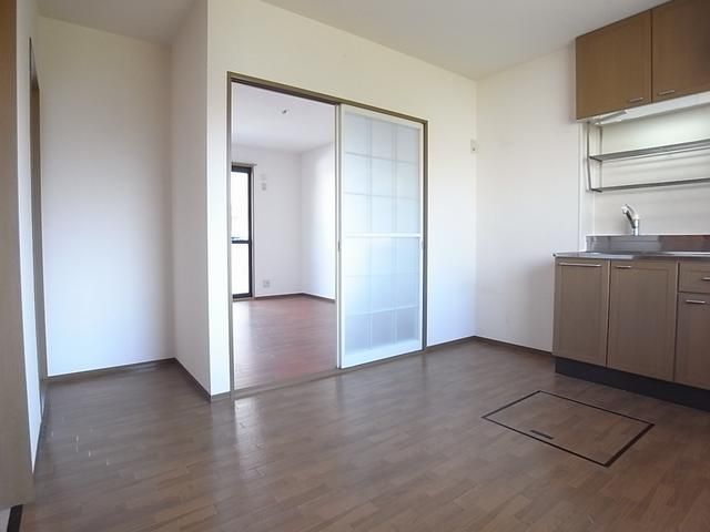 Living and room. Dining kitchen.