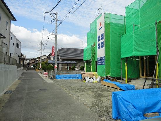 Local photos, including front road. Local (October 20, 2013) Shooting