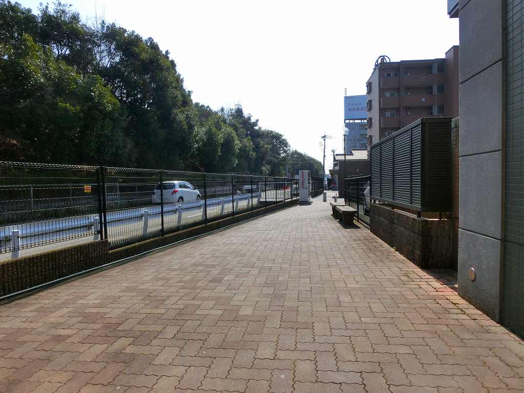 Other common areas. Shared passage