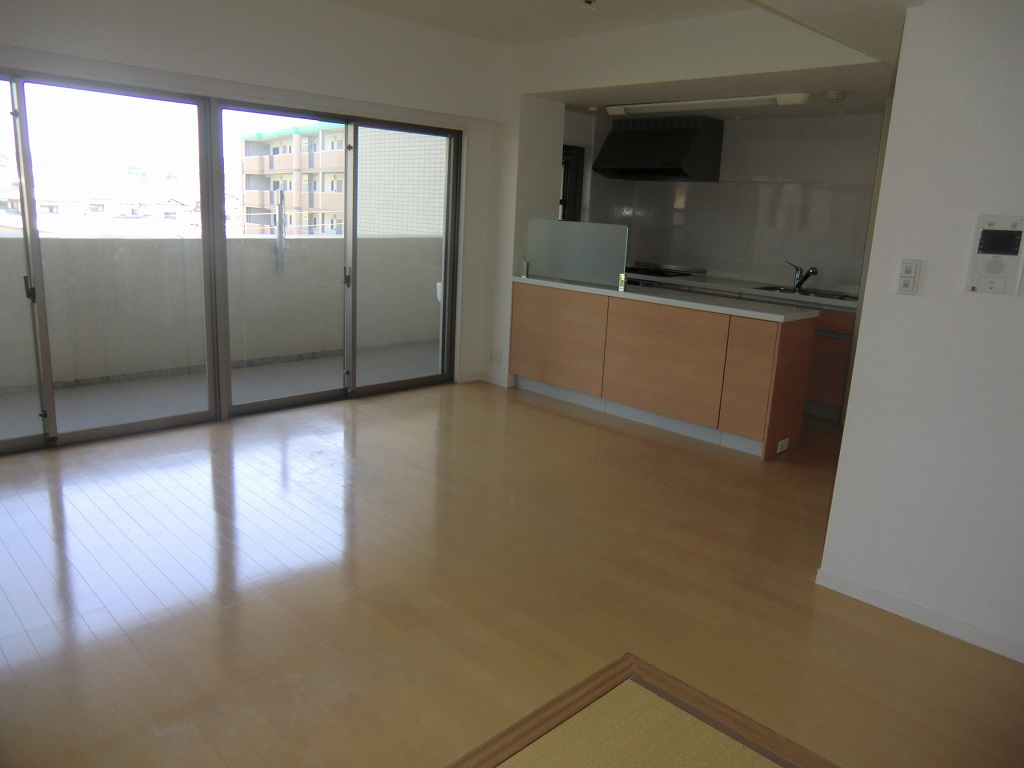 Living and room. ※ Photo another, Room