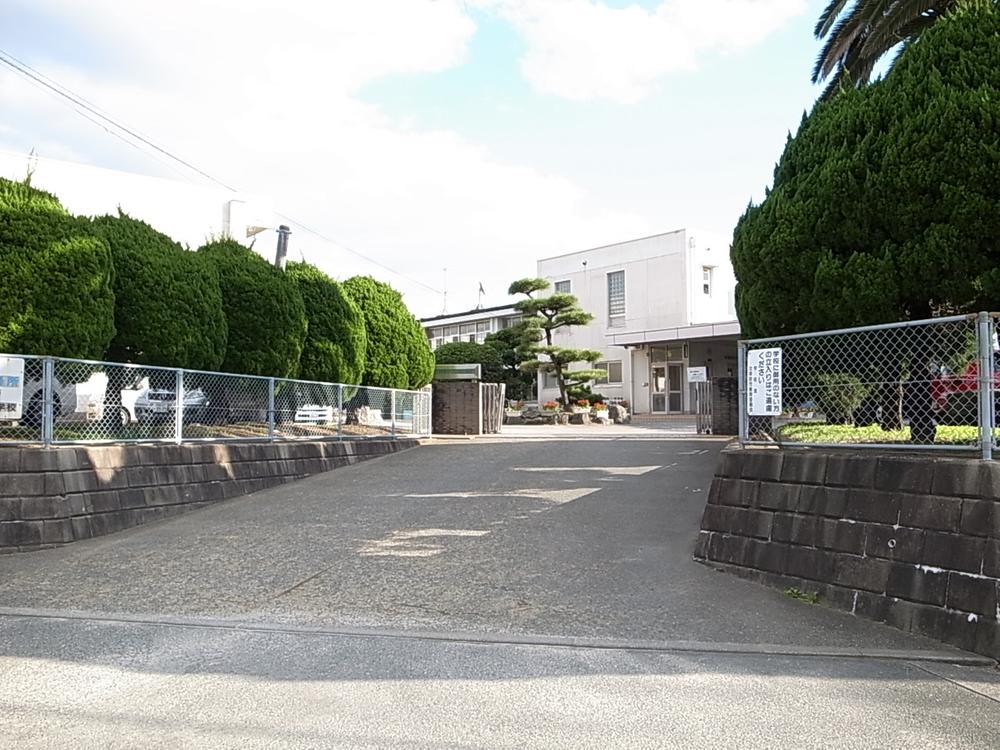 Primary school. Dazaifu 900m up to municipal water Josai Elementary School