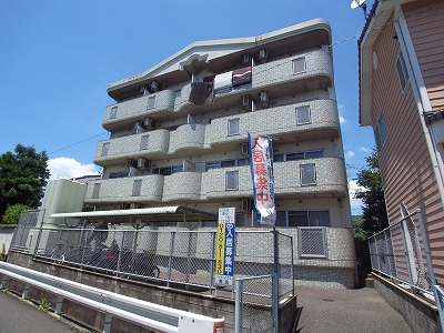 Building appearance. Spacious 1DK of Reinforced Concrete