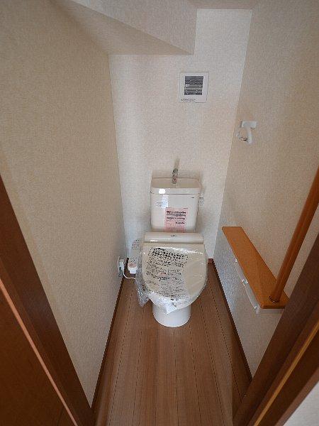 Toilet. (1 Building) same specification