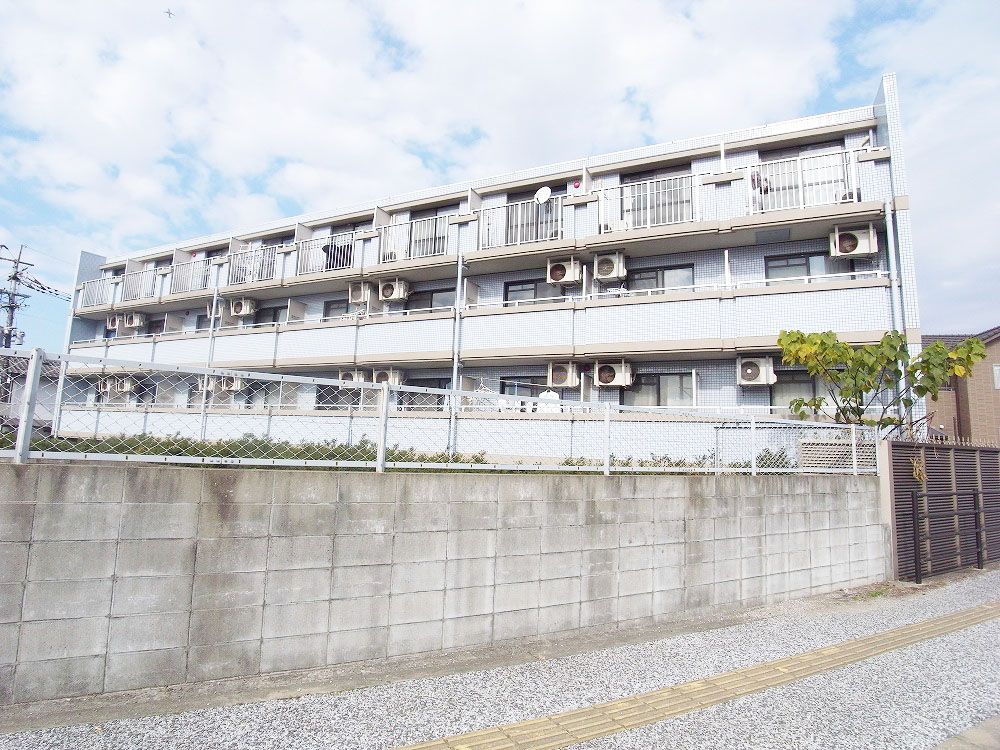 Building appearance. Nor good ventilation facing south per Koyo