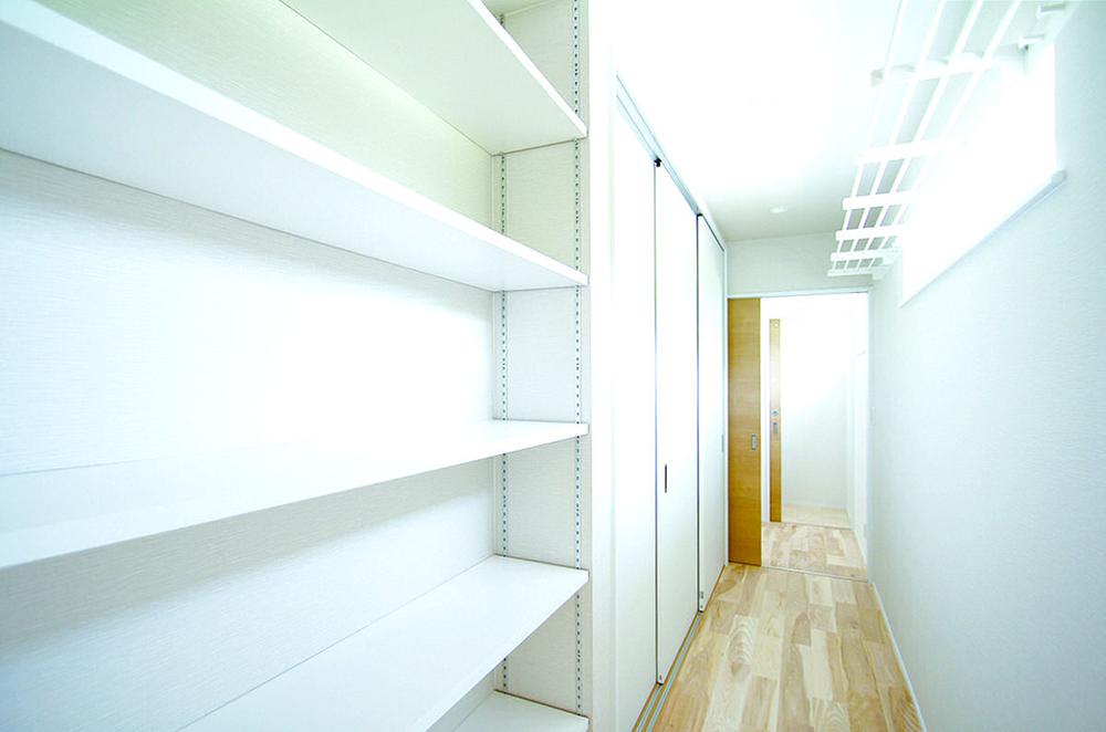 Receipt. Walk-in closet