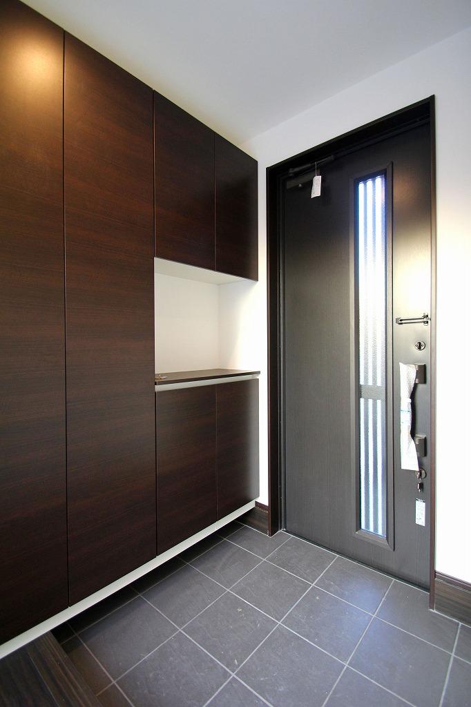 Entrance. Interior photo