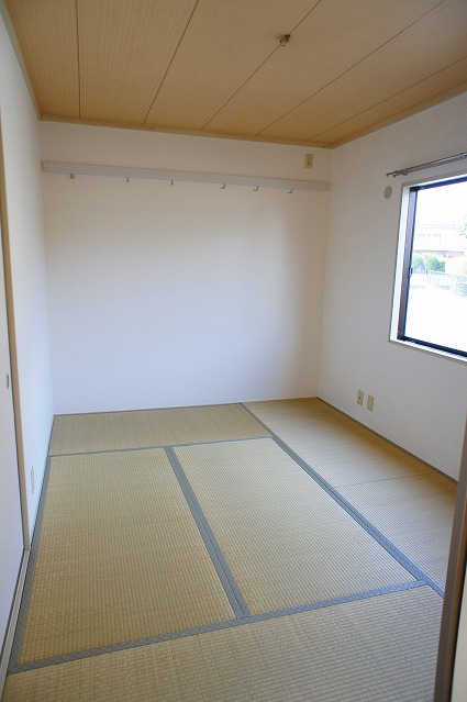 Living and room. March 2014, It is a photograph after cleaning