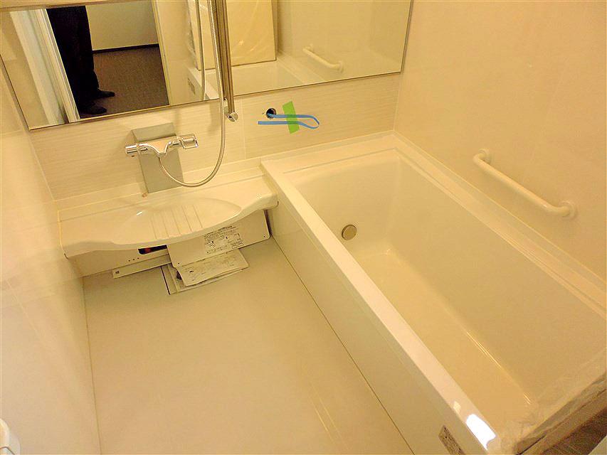 Bathroom. With reheating full Otobasu