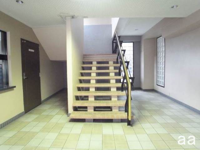 Entrance. Entrance is also widely beautifully furnished