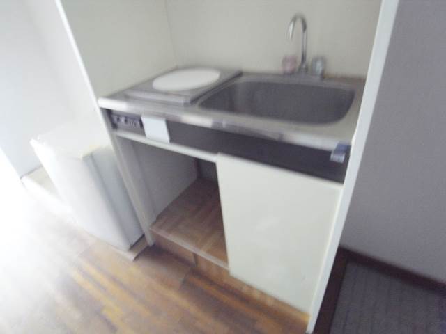 Kitchen. Easy to cook at the exchange to IH heater