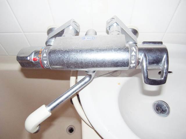 Bath. Temperature control is also an easy and convenient in the thermo-faucet