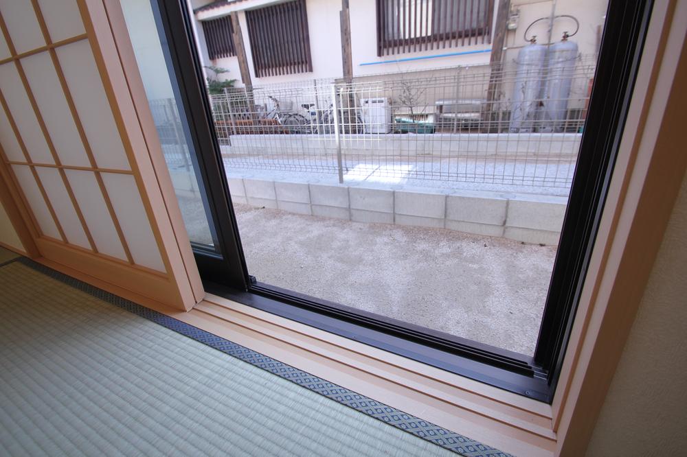 Other introspection. The photograph is the same type