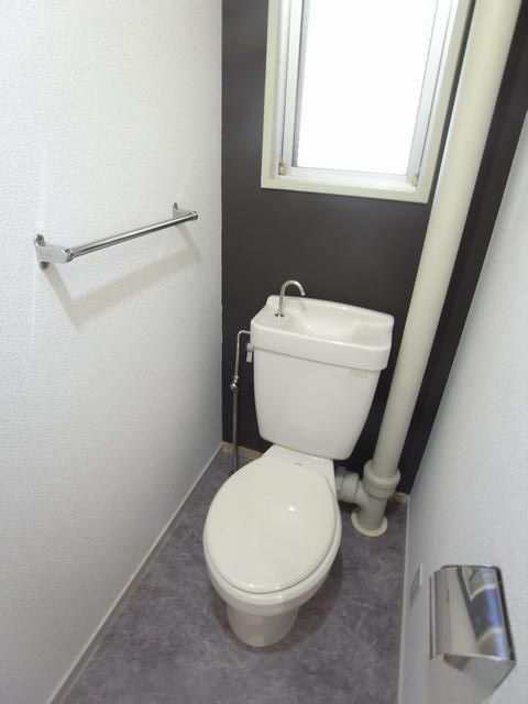 Toilet. New Washlet equipped.