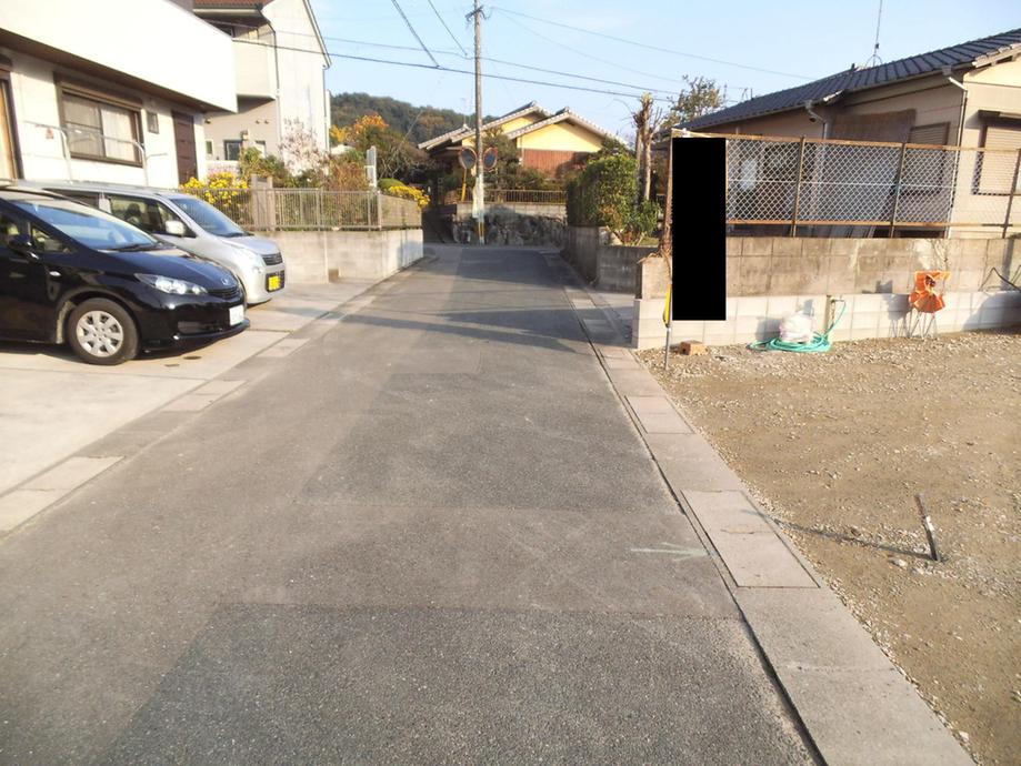 Local photos, including front road. Local (11 May 2013) Shooting