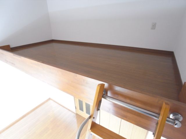 Other room space. loft