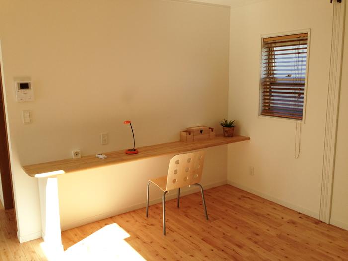 Living. Family DEN. Homework space for children Ya, Papa ・ Please as PC corner of mom!