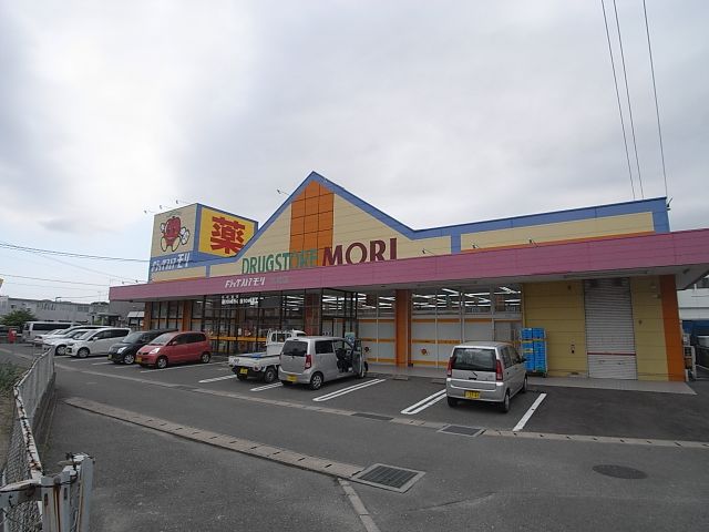 Convenience store. 610m to Family Mart (convenience store)