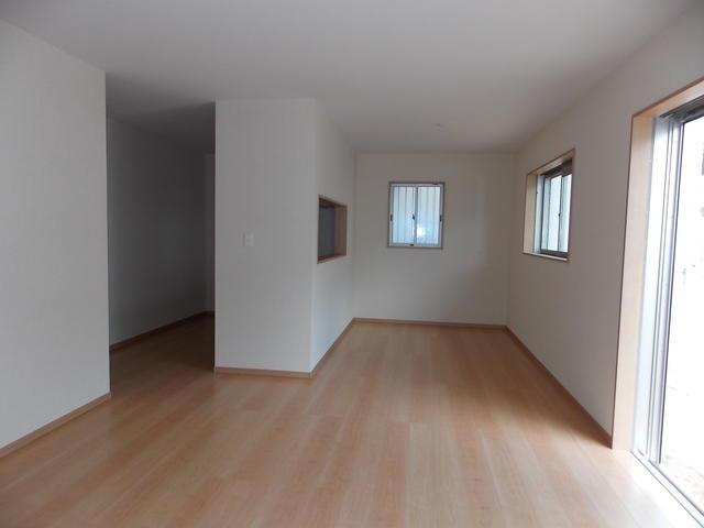 Living. Same specifications