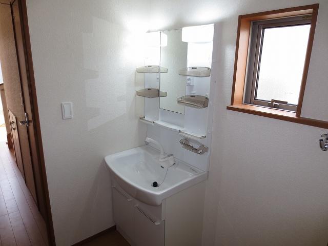 Same specifications photos (Other introspection). Washbasin with shower! (Same specifications photo)