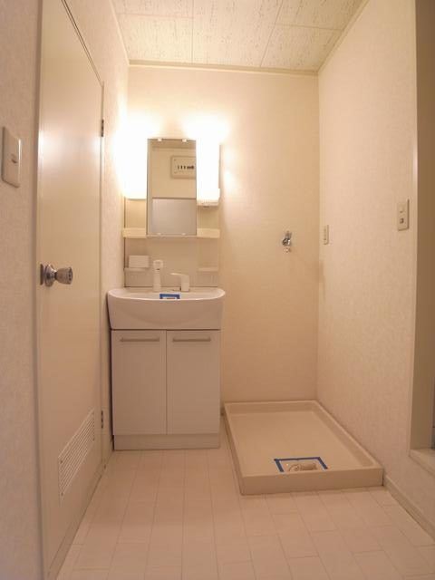 Washroom. Wash dressing room