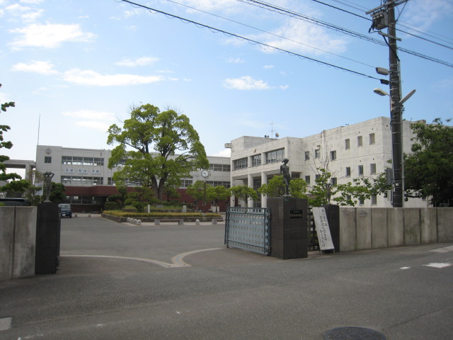 Junior high school. 850m to Dazaifu west junior high school (junior high school)