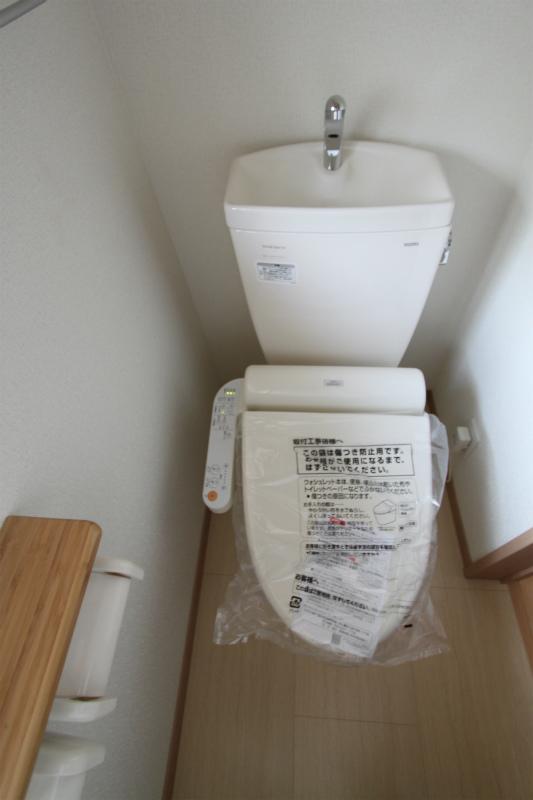Toilet. Same specifications Photos