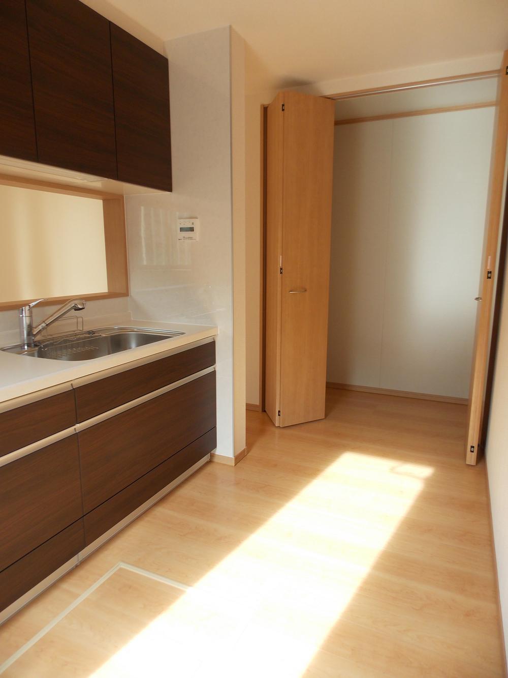 Kitchen. Indoor (12 May 2013) Shooting