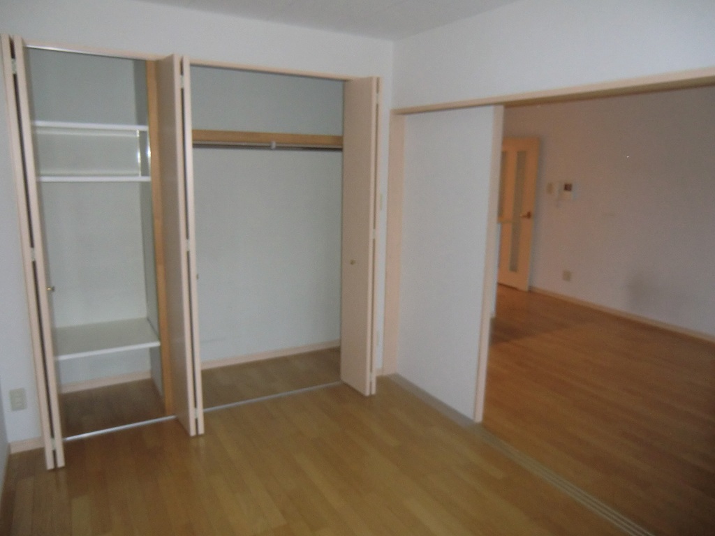 Other room space. Western style room