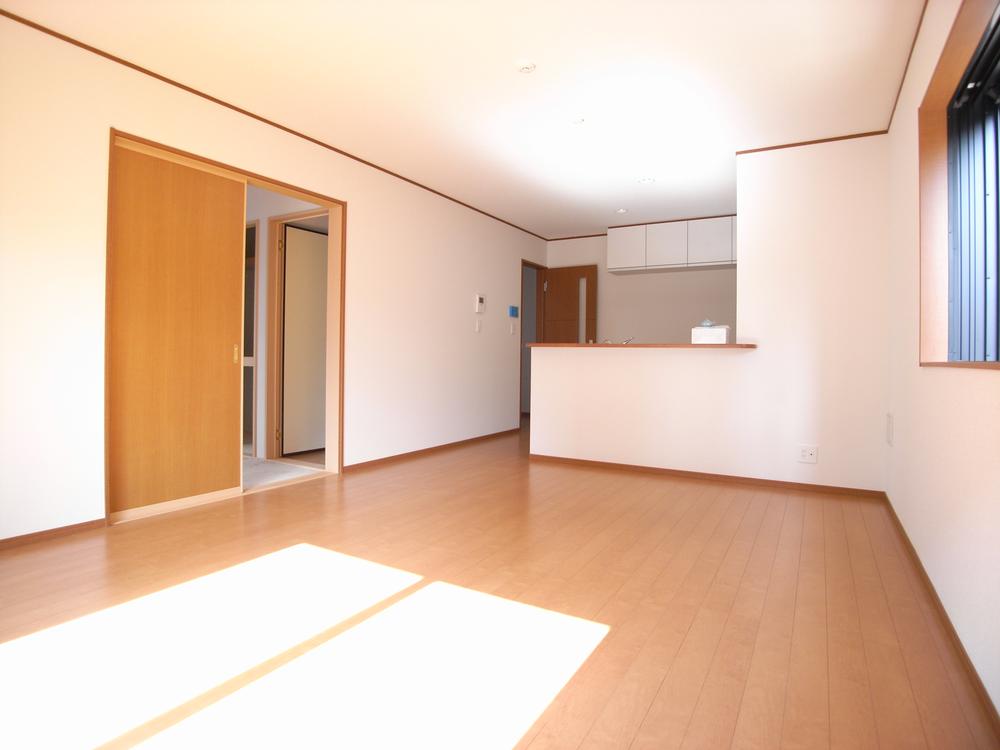 Living. ※ The photograph is a property of the same manufacturer and construction.