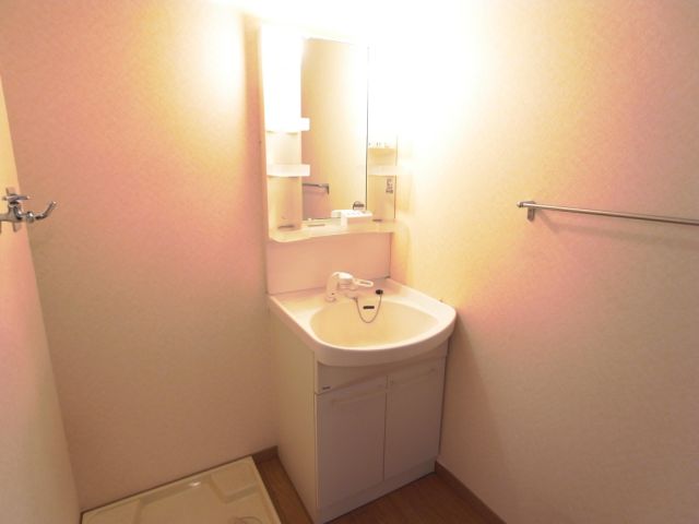 Washroom. It is the washstand