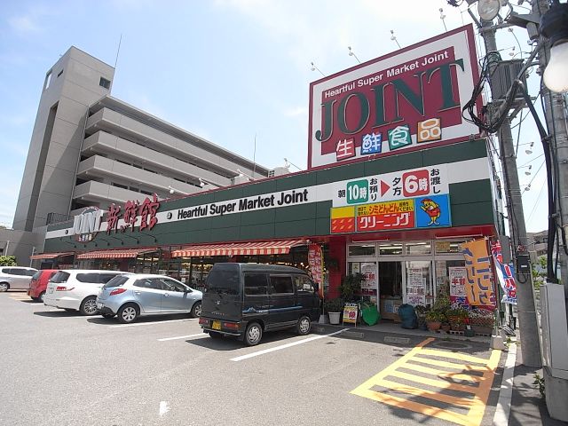 Shopping centre. 430m to the joint (shopping center)