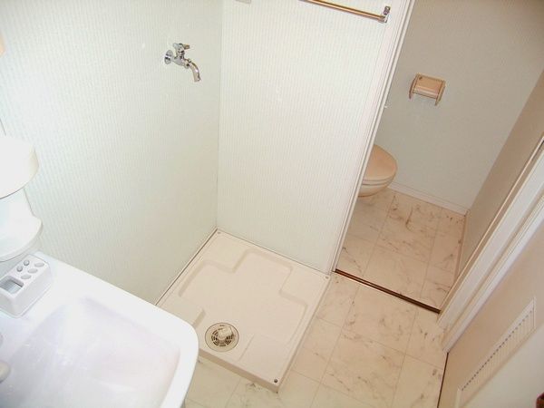 Other room space. Is Indoor Laundry Area.